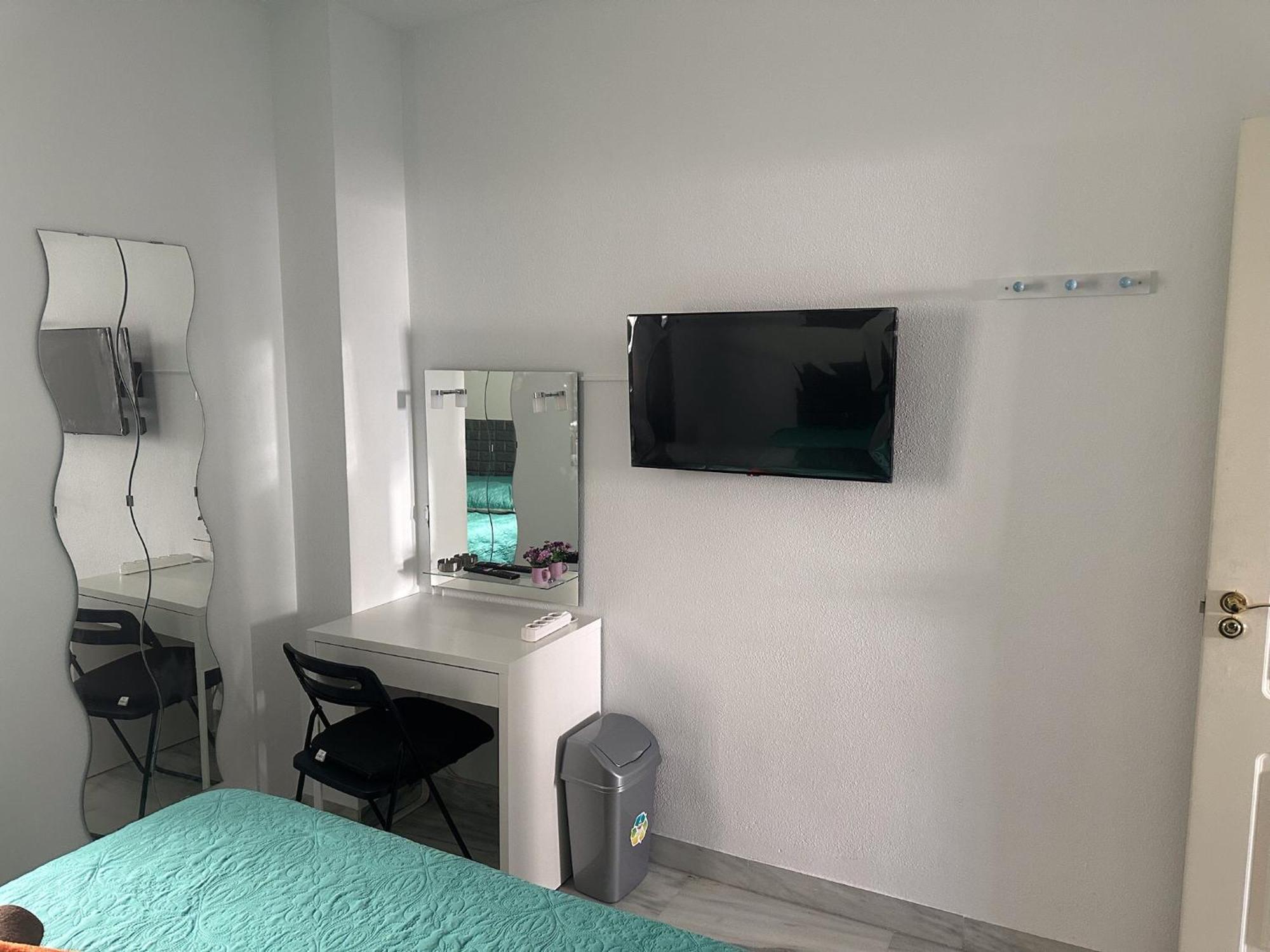 Torremolinos Habitaciones Privada En Apartamentos Compartidos Bilik gambar