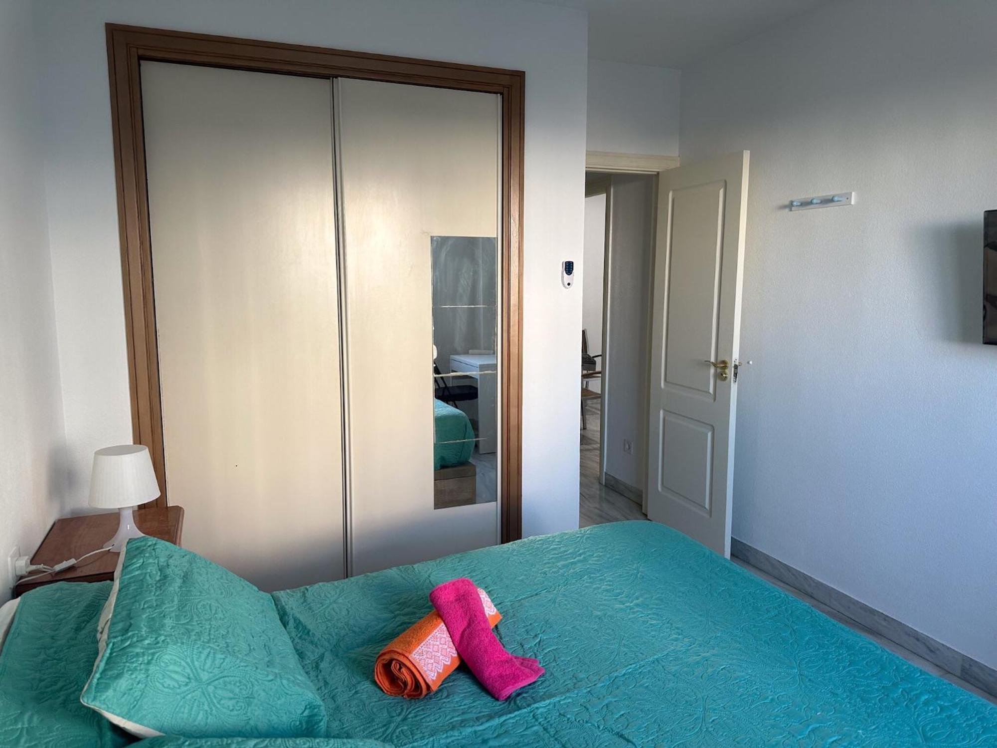 Torremolinos Habitaciones Privada En Apartamentos Compartidos Bilik gambar